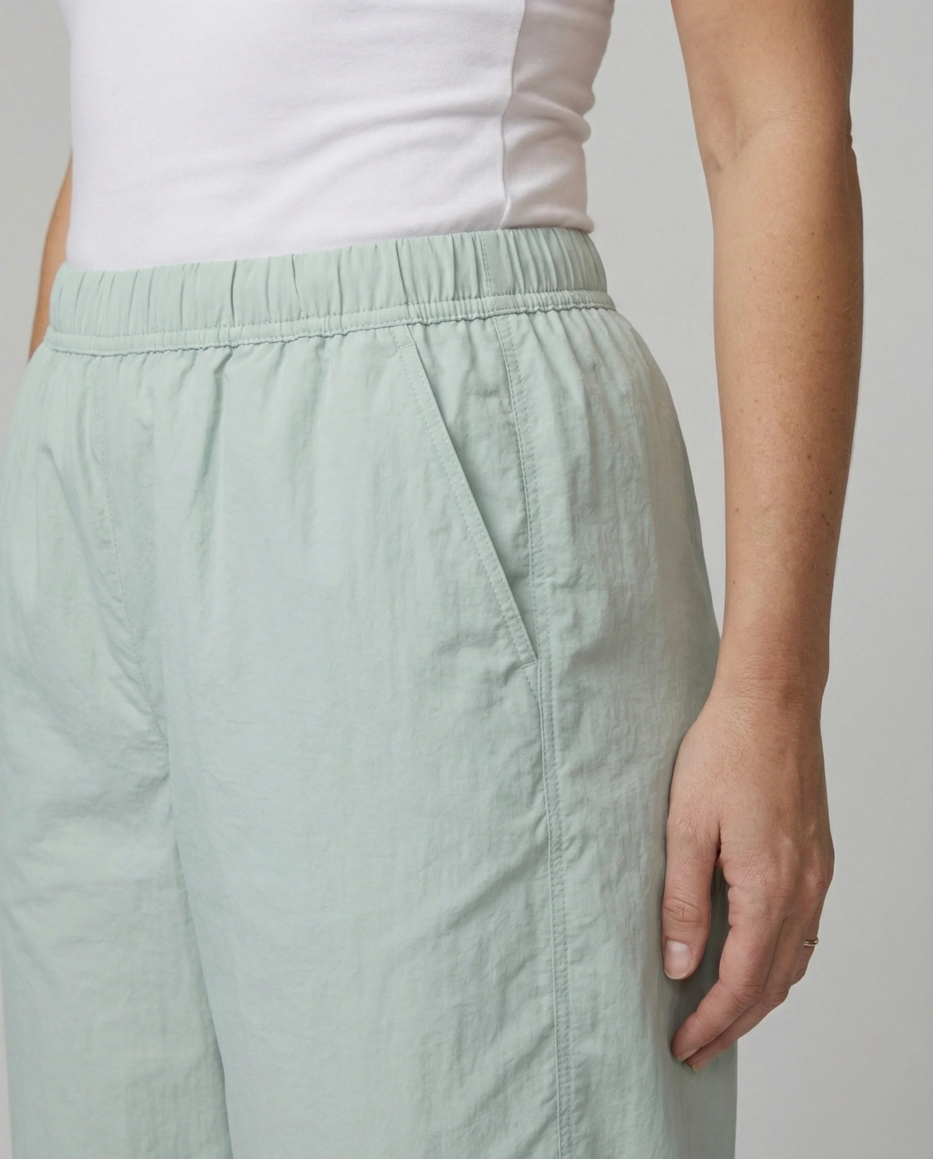 Weite Palazzo-Hose mit elastischem Gummibund, Eingrifftaschen und Kordelzugsaum Heidi-Mode - Image 3