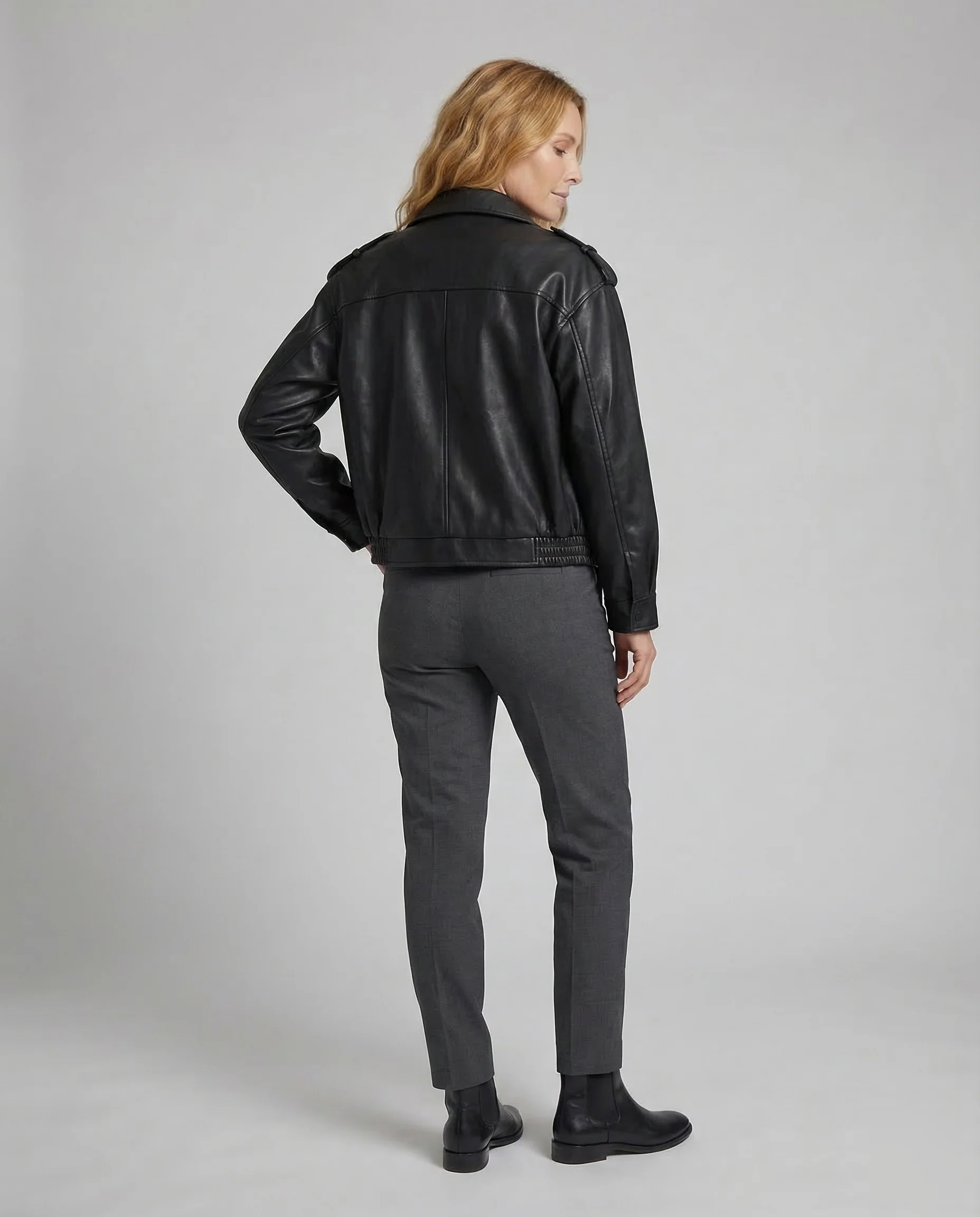 Damen Kunstlederjacke Cropped - Image 4