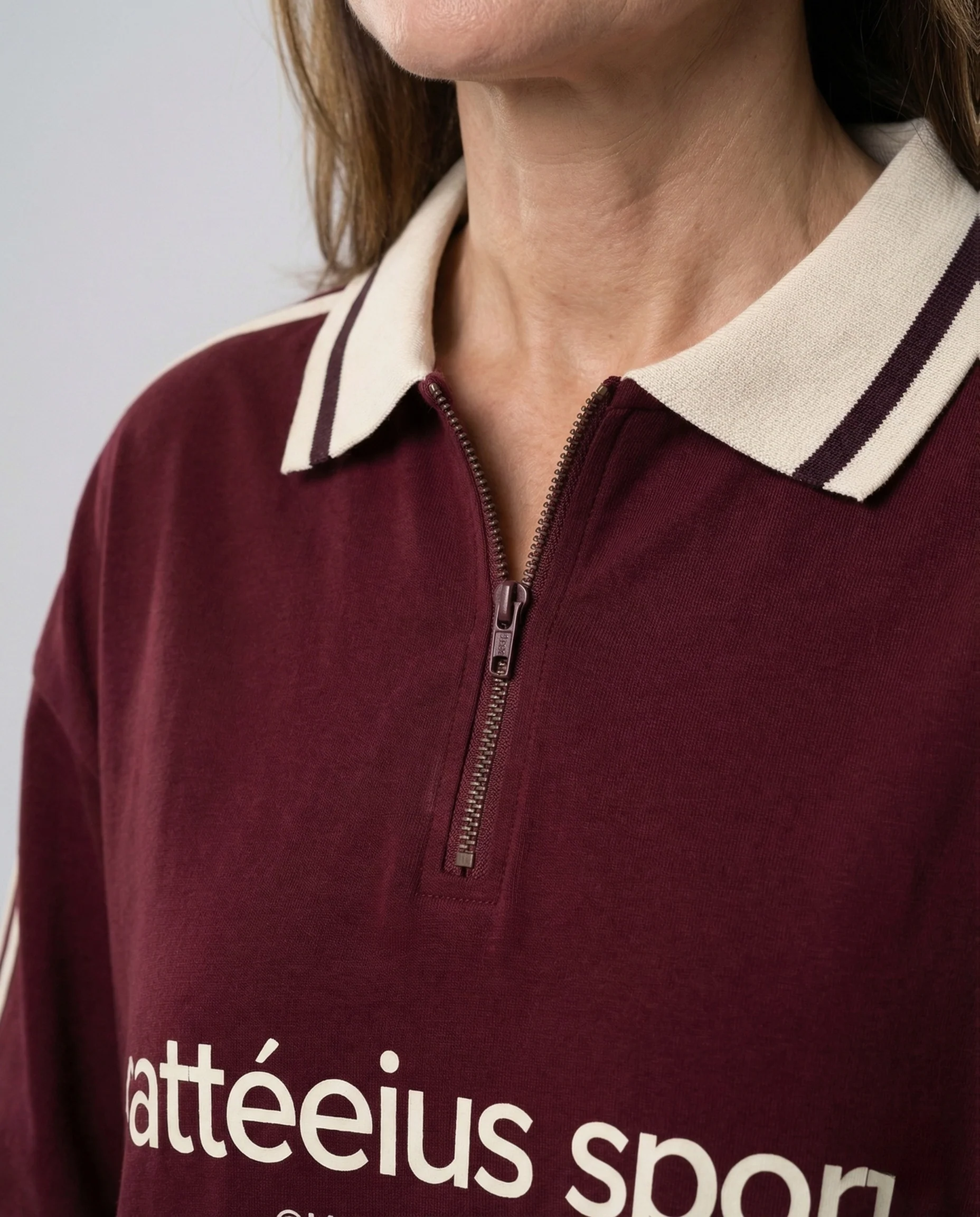 Damen Oversize Poloshirt mit Reißverschluss & Logoprint - Image 3