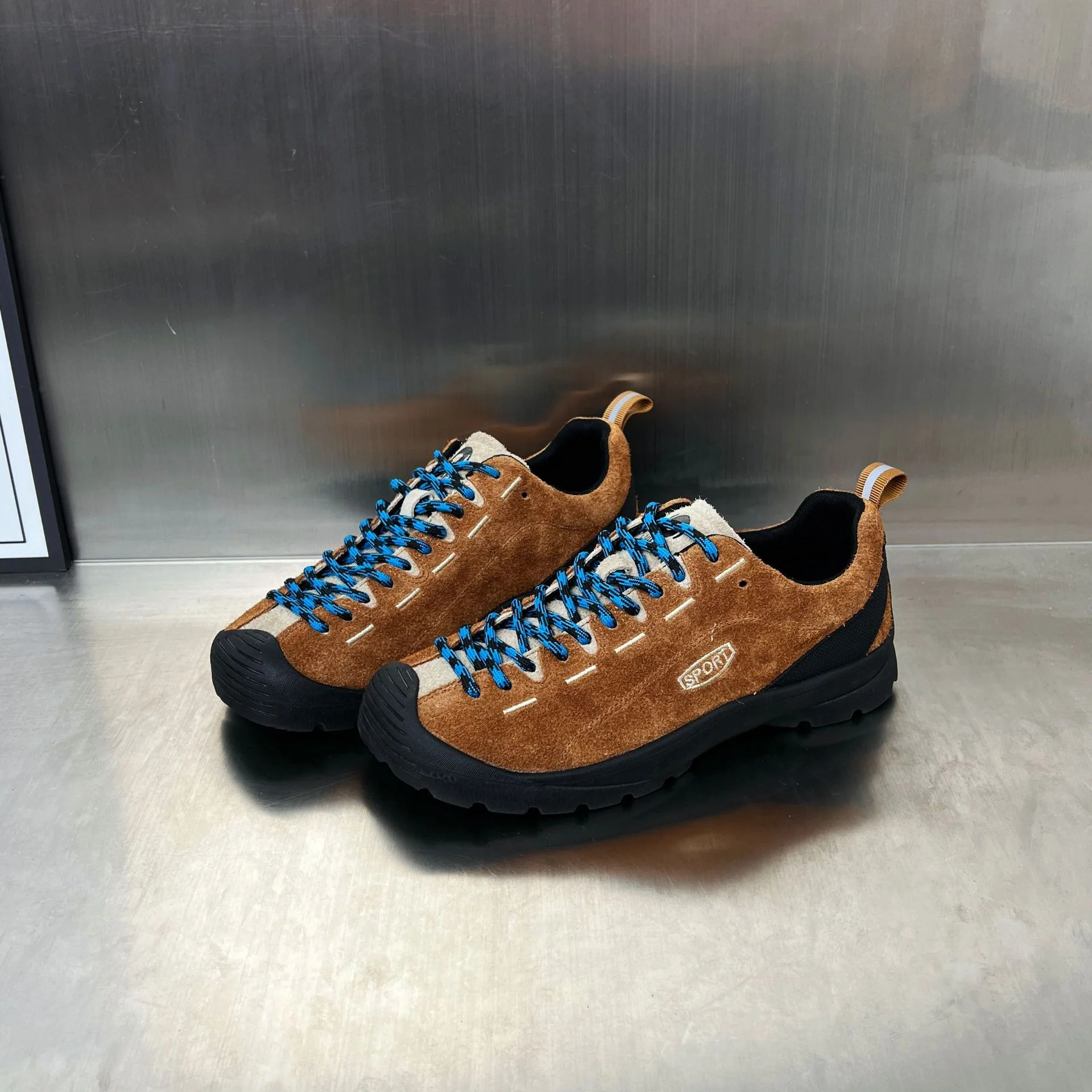 Damen Outdoor-Sneaker mit robustem Profil und atmungsaktiver Oberfläche Heidi Mode - Image 6