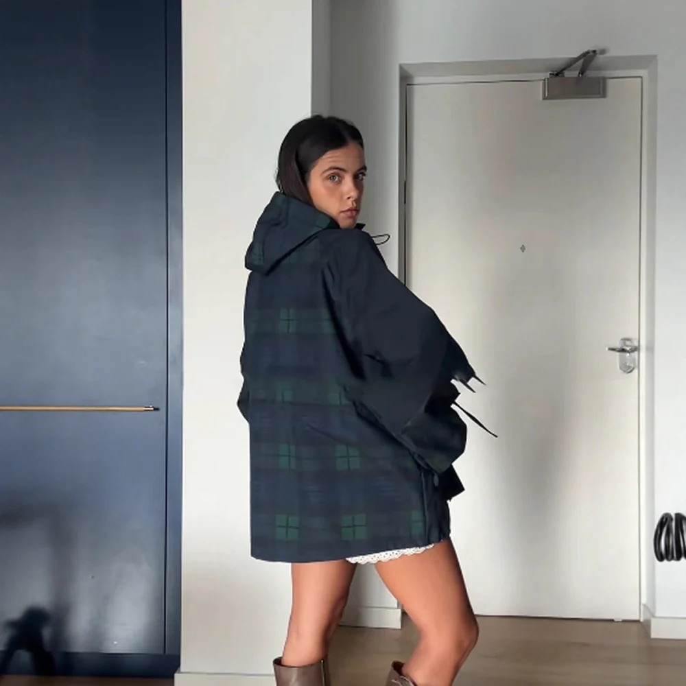 Damen Oversized Jacke im lässigen Karo-Design mit praktischen Taschen und Taillenzug Heidi-Mode - Image 4