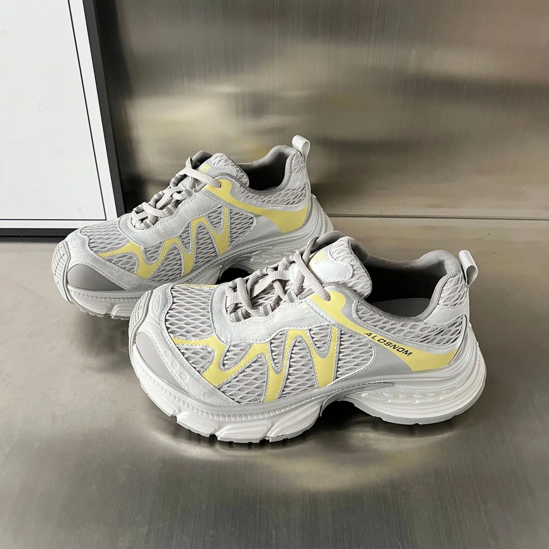 Damen Performance Sneakers mit innovativer Mesh-Oberfläche und dämpfendem Fußbett Heidi Mode - Image 2