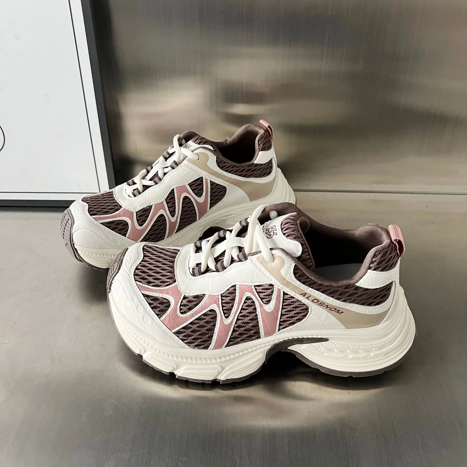 Damen Performance Sneakers mit innovativer Mesh-Oberfläche und dämpfendem Fußbett Heidi Mode - Image 6