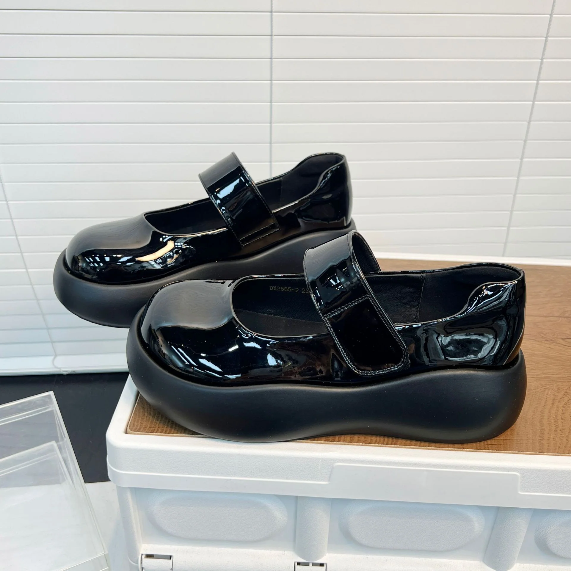Damen Plateau Schnürschuhe mit praktischem Klettverschluss und trendigem Design Heidi Mode - Image 2