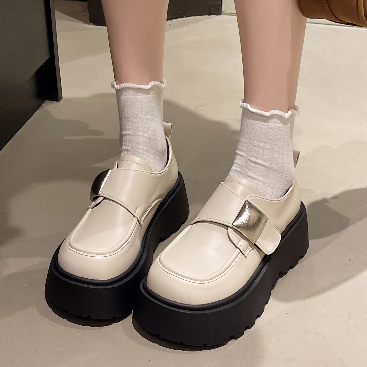 Damen Plateau-Schuhe mit modischem Riemen und eleganter Schnalle Heidi Mode - Image 4