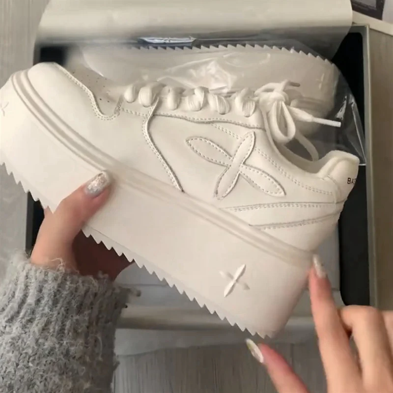 Damen Plateau-Sneaker mit modischem Design und stabiler Sohle Heidi Mode - Image 5