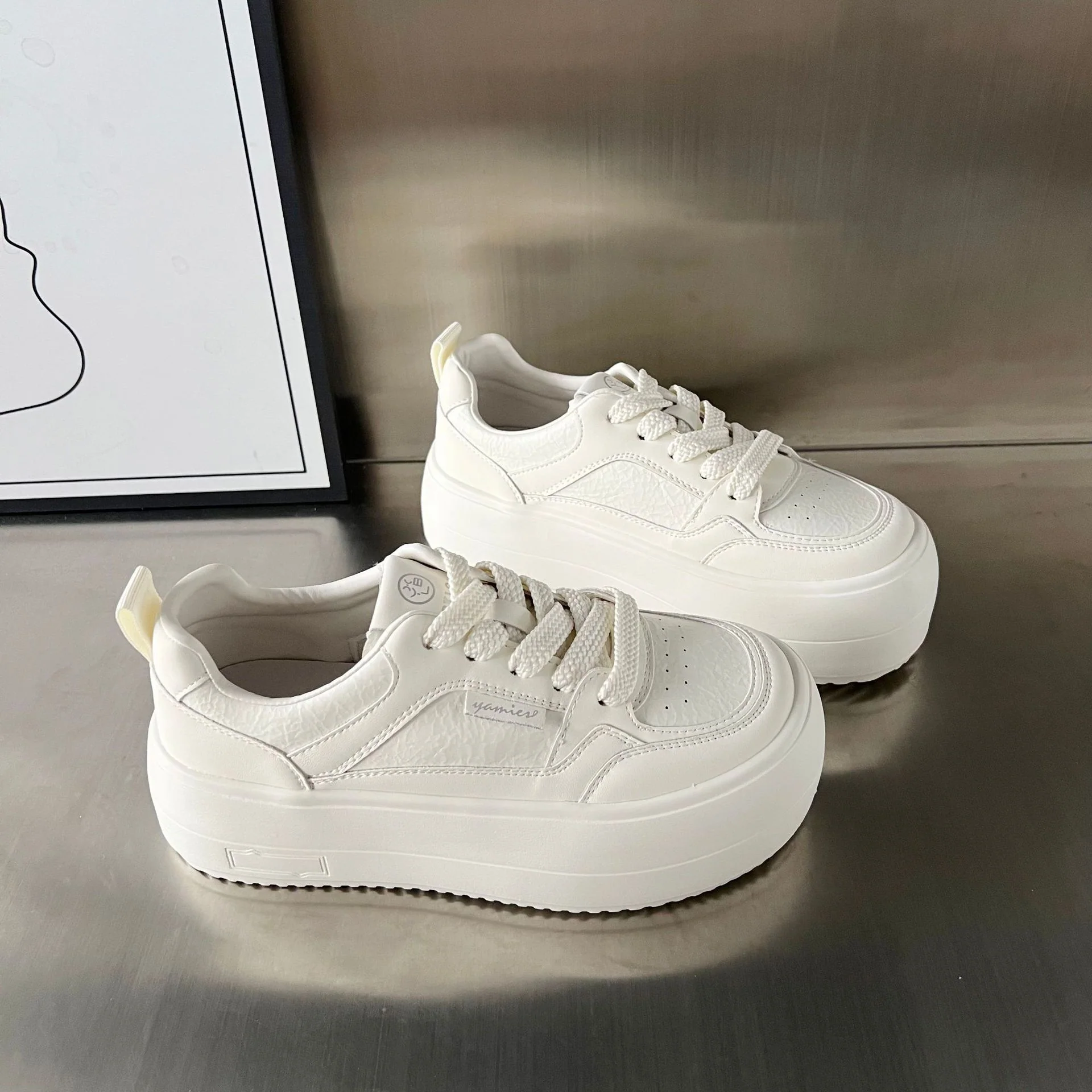 Damen Plateau-Sneaker mit modischer Struktur und rutschfester Sohle Heidi Mode - Image 4