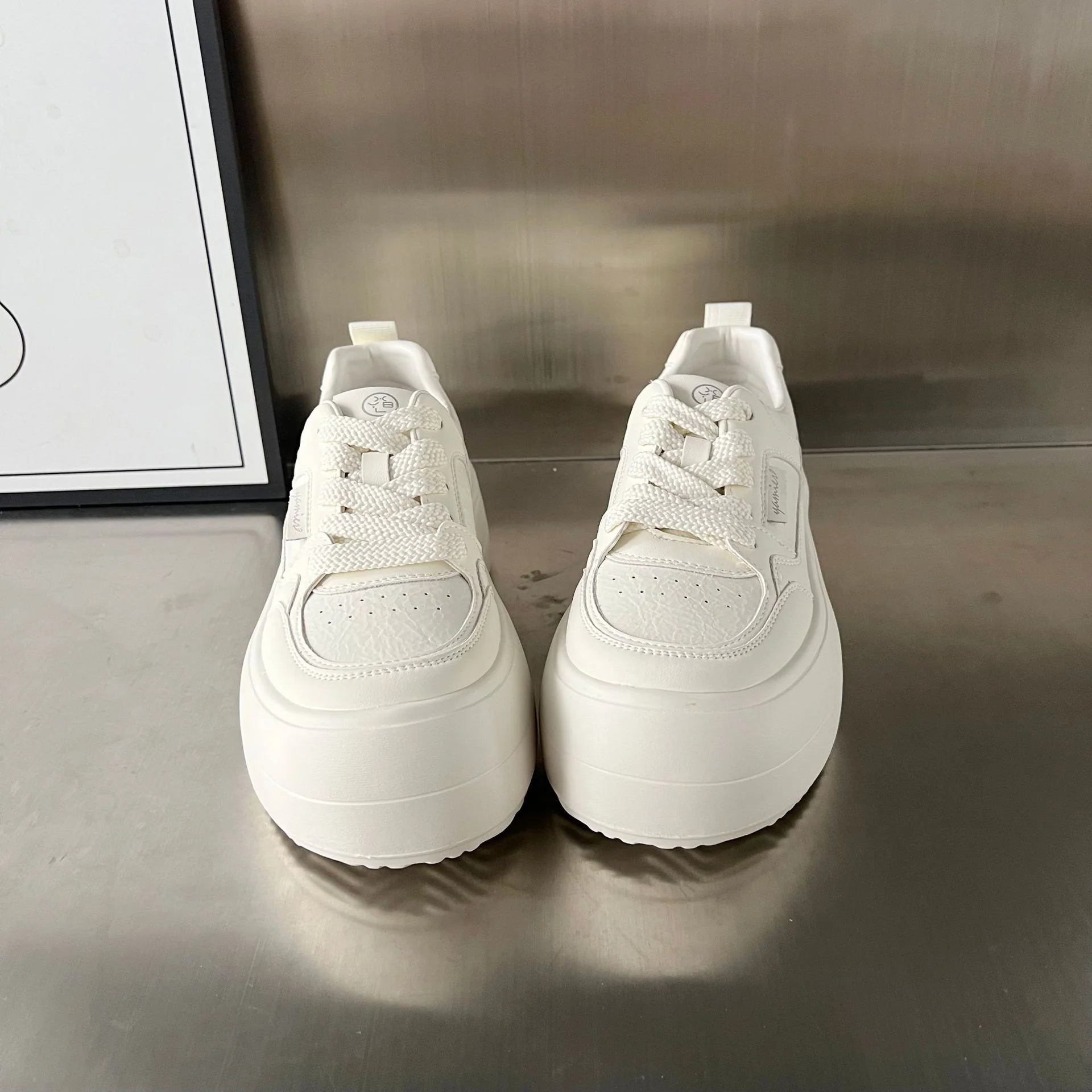 Damen Plateau-Sneaker mit modischer Struktur und rutschfester Sohle Heidi Mode - Image 5