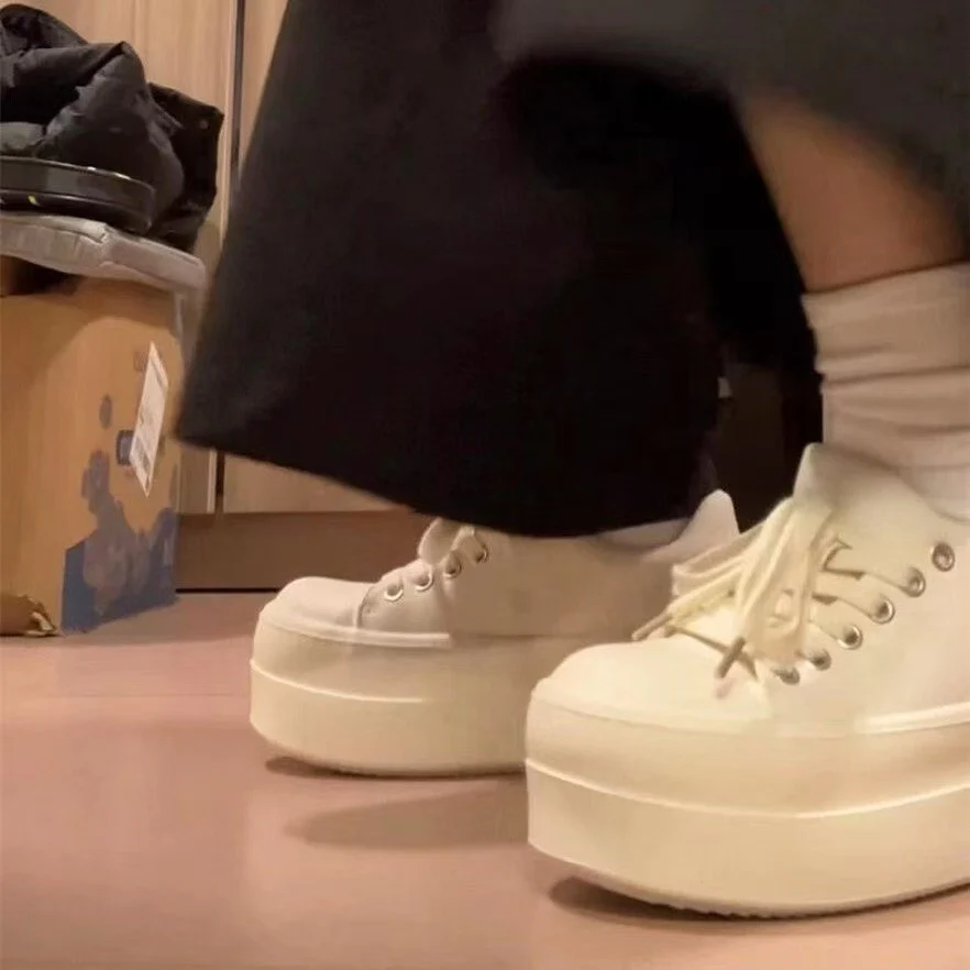 Damen Plateau-Sneaker mit stylischem Obermaterial und komfortabler Sohle Heidi Mode - Image 3