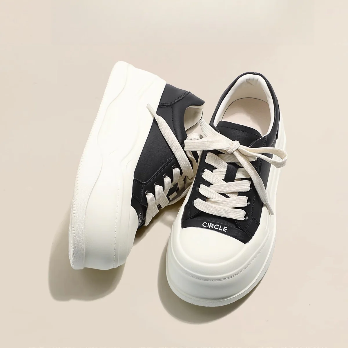 Damen Plateau-Sneaker mit trendigem Design und komfortabler Dämpfung Heidi Mode - Image 2