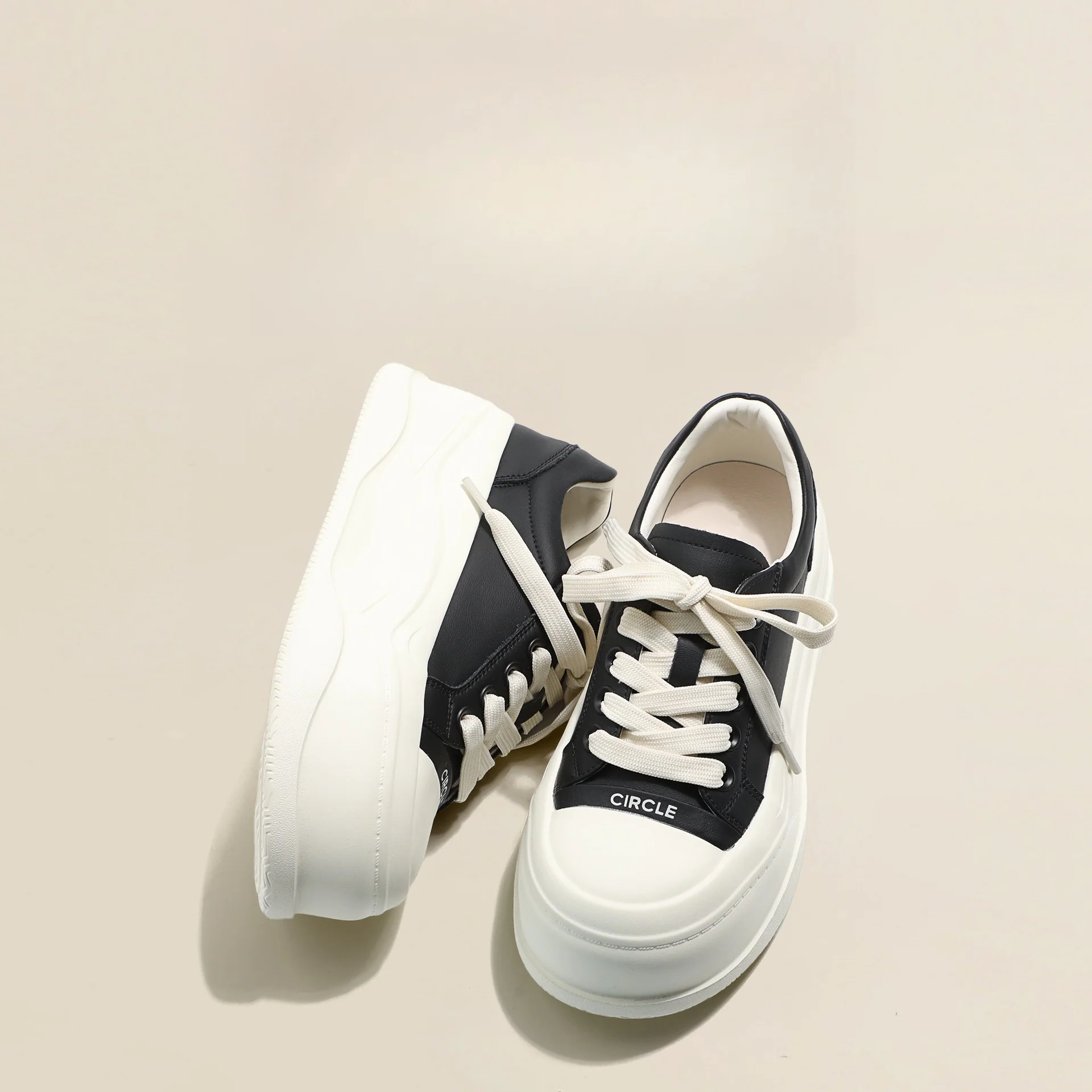Damen Plateau-Sneaker mit trendigem Design und komfortabler Dämpfung Heidi Mode - Image 7