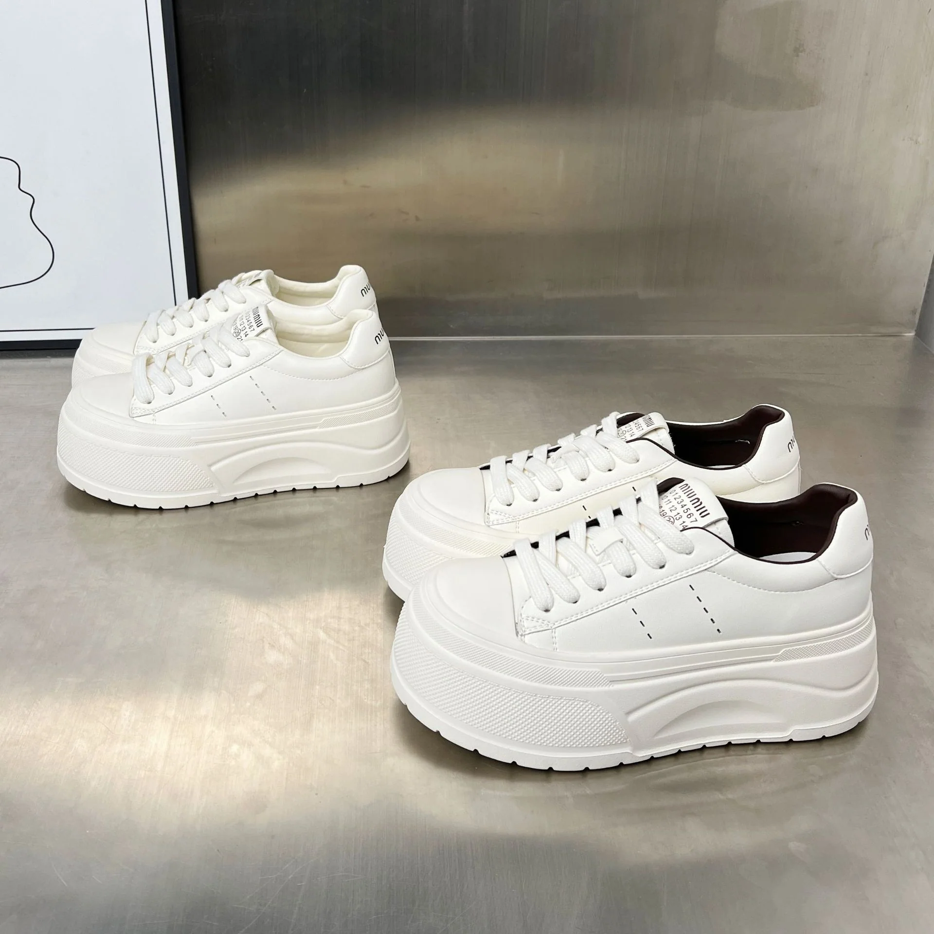 Damen Plateau-Sneaker mit verstärkter Laufsohle und atmungsaktivem Obermaterial Heidi Mode - Image 3