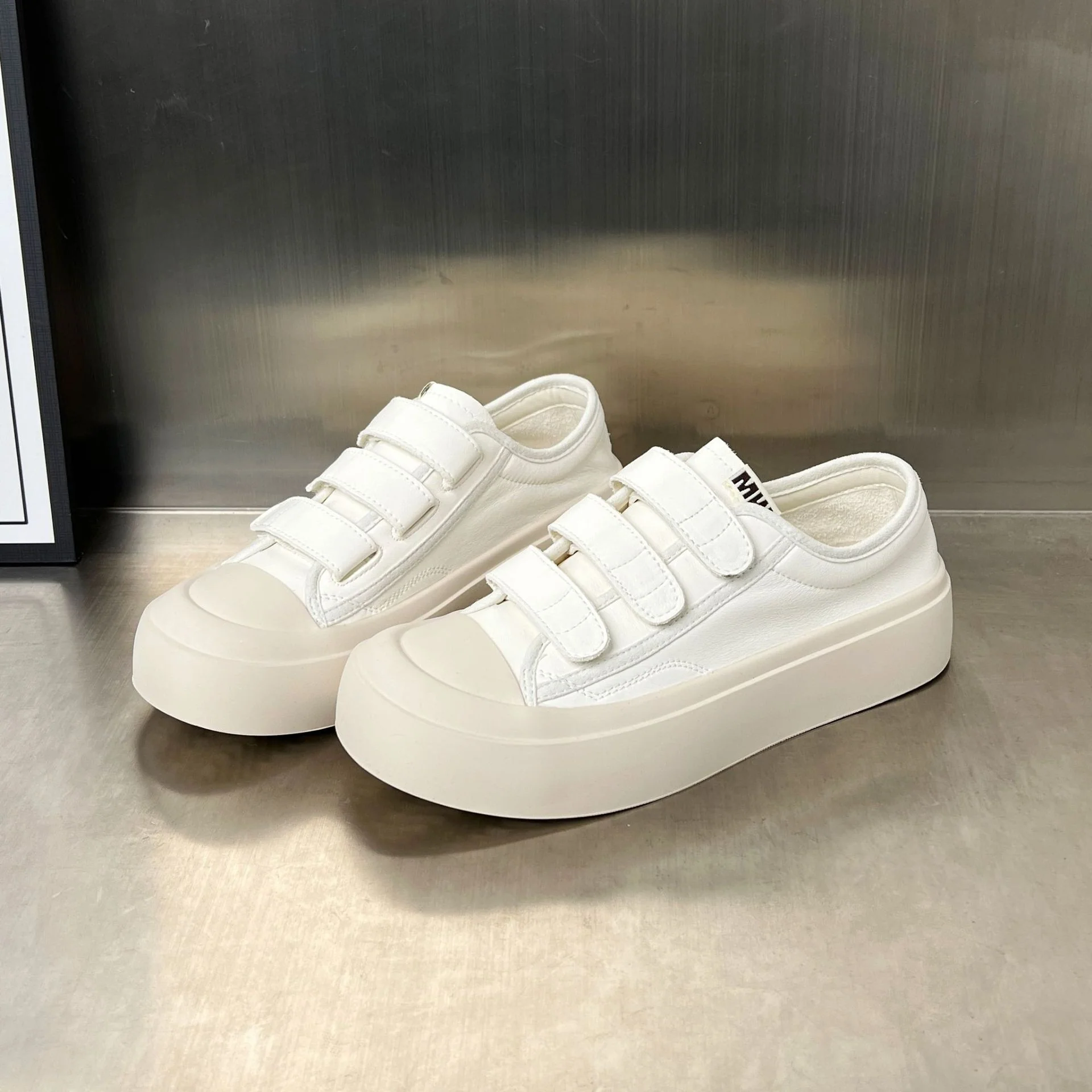 Damen Plateau-Sneaker mit verstellbarem Klettverschluss und innovativer Sohlenkonstruktion Heidi Mode - Image 6