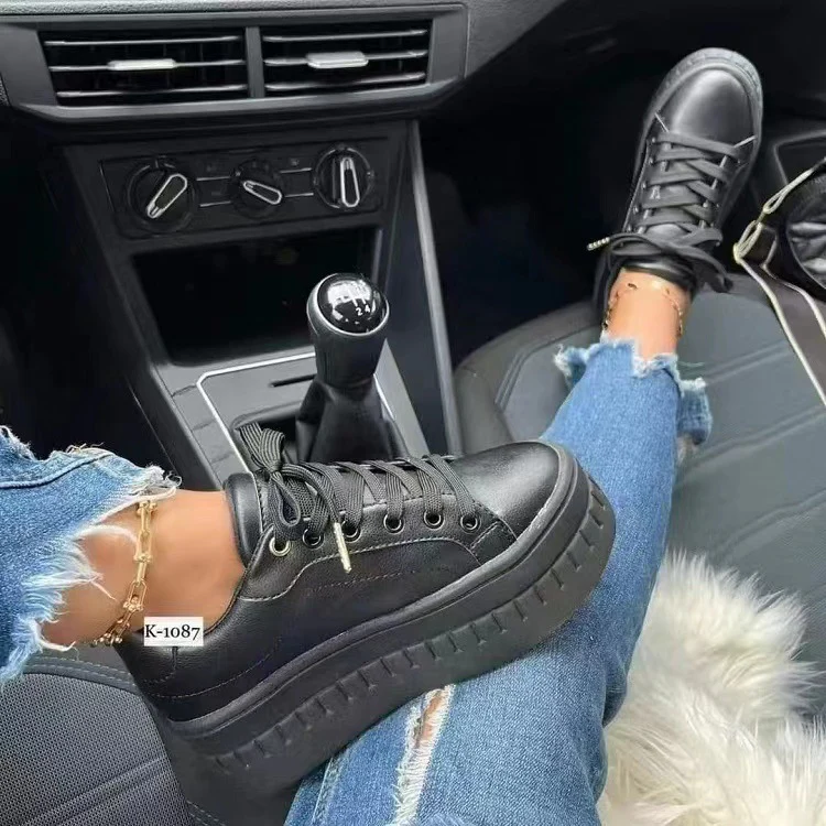 Damen Plateau Sneakers mit elastischem Obermaterial und modischen Applikationen Heidi Mode - Image 11