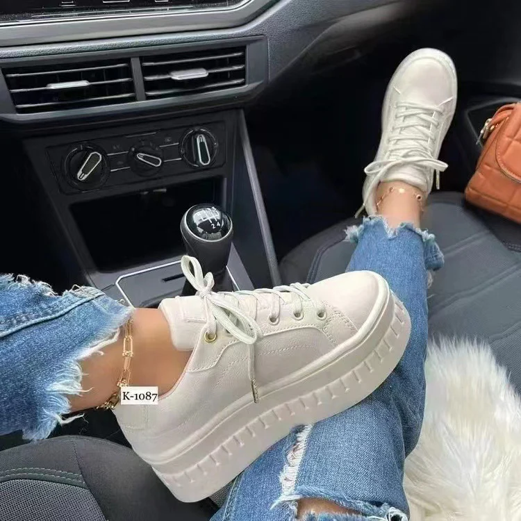 Damen Plateau Sneakers mit elastischem Obermaterial und modischen Applikationen Heidi Mode - Image 3