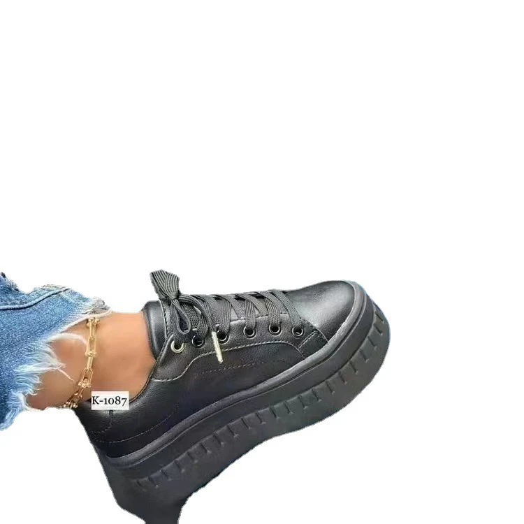Damen Plateau Sneakers mit elastischem Obermaterial und modischen Applikationen Heidi Mode - Image 5