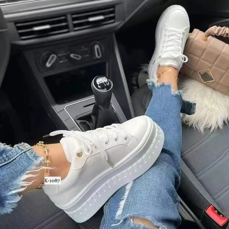 Damen Plateau Sneakers mit elastischem Obermaterial und modischen Applikationen Heidi Mode - Image 6