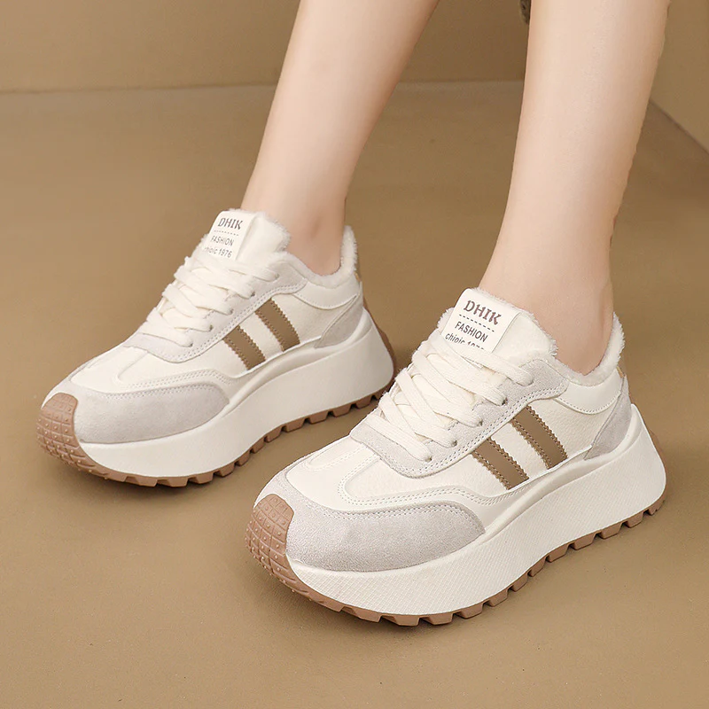 Damen Plateau Sneakers mit weich gefüttert Innenausstattung und modischen Akzenten Heidi Mode - Image 3