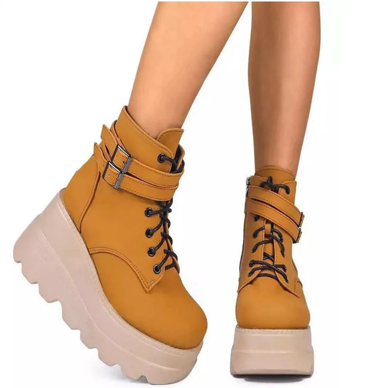Damen Plateau-Stiefel mit modischem Schnallen-Design und praktischem Reißverschluss Heidi Mode - Image 4