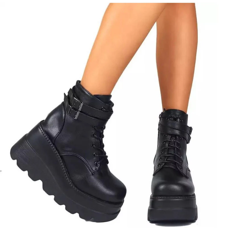 Damen Plateau-Stiefel mit modischem Schnallen-Design und praktischem Reißverschluss Heidi Mode - Image 6