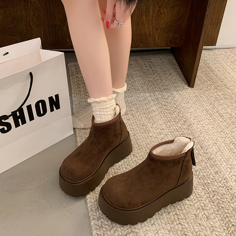 Damen Plateau Stiefeletten mit weichem Veloursleder und rutschfester Sohle Heidi Mode - Image 2