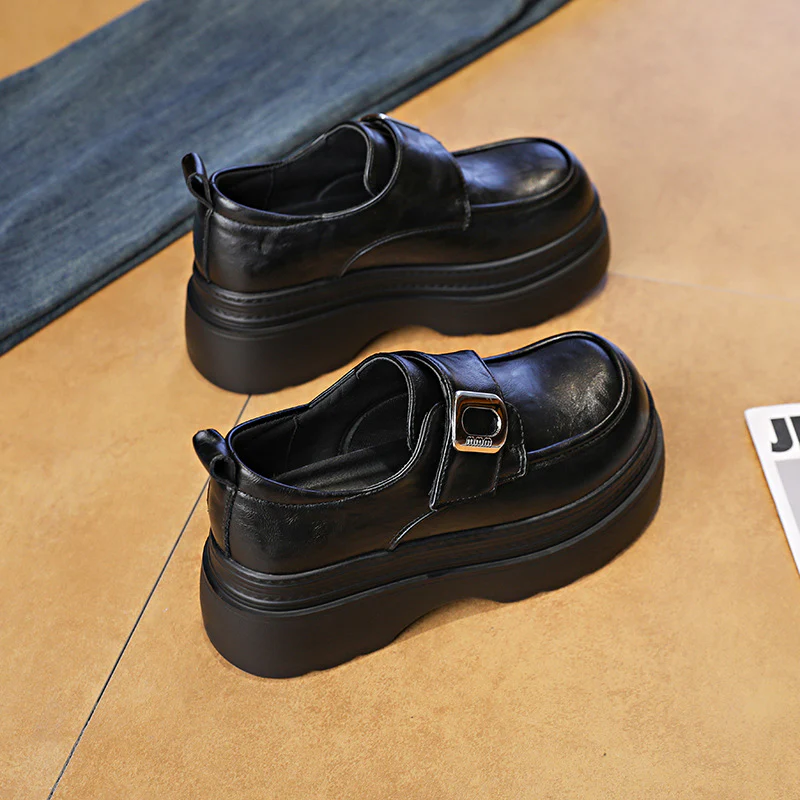 Damen Plateauschuhe mit dekorativen Riemen und modischem Detail Heidi Mode - Image 3