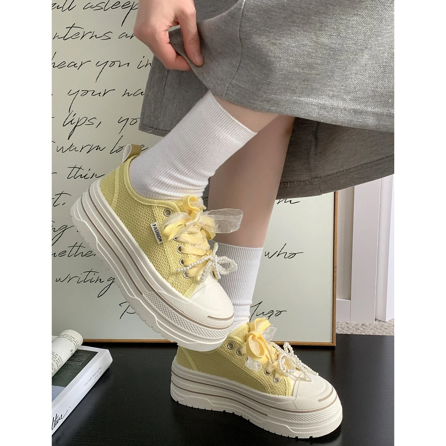 Damen Plateausneaker mit Modischem Mesh-Obermaterial und Trendigen Perlendetails Heidi-Mode - Image 3