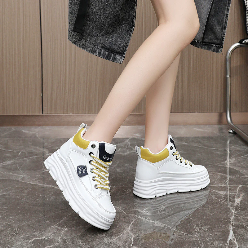 Damen Plateausneaker mit modischen Schnürsenkeln und stabiler Sohle Heidi Mode - Image 4