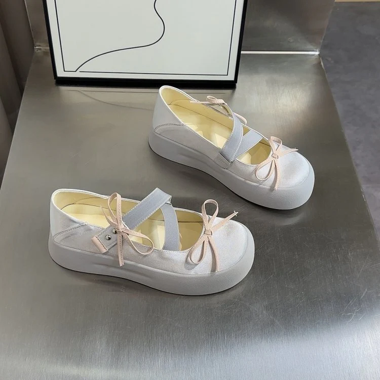 Damen Plateausneaker mit verstellbarem Riemen und dekorativen Schleifendetails Heidi Mode - Image 2