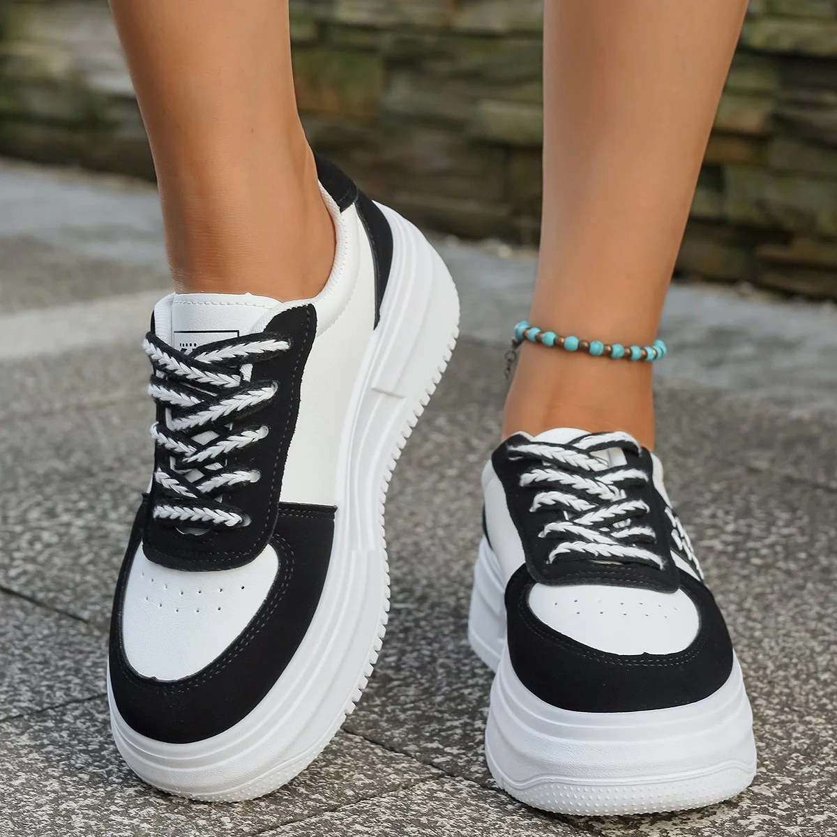 Damen Plattform-Sneaker mit atmungsaktivem Obermaterial und rutschfester Sohle Heidi Mode - Image 3