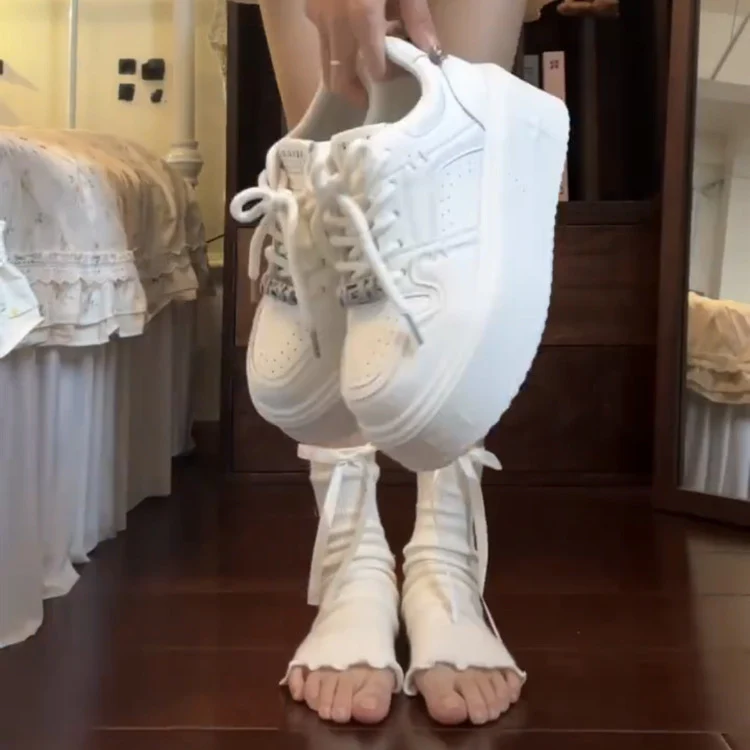 Damen Plattform-Sneaker mit atmungsaktiven Einsätzen und eleganter Schnürung Heidi Mode - Image 3
