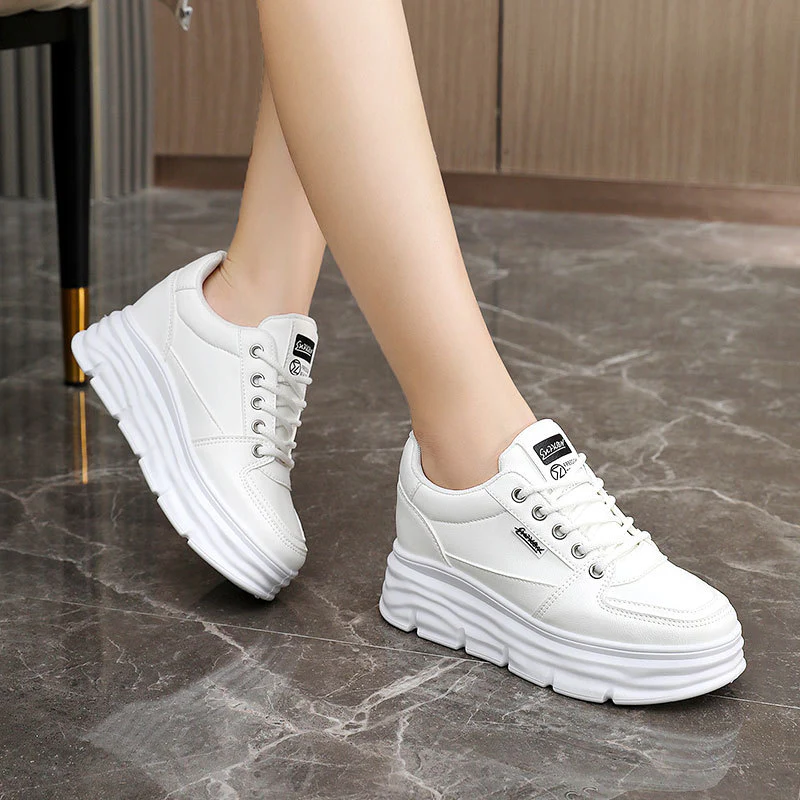 Damen Plattform-Sneaker mit modischen Details und dämpfender Sohle Heidi Mode - Image 4