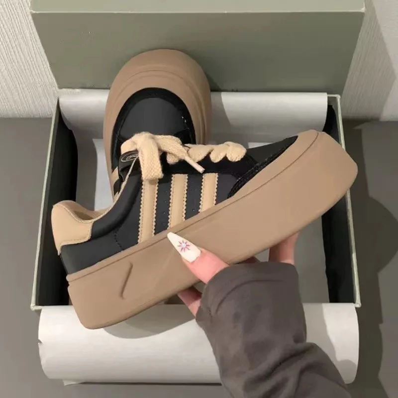 Damen Plattform-Sneaker mit strapazierfähigem Obermaterial und extrahoher Sohle Heidi Mode - Image 5