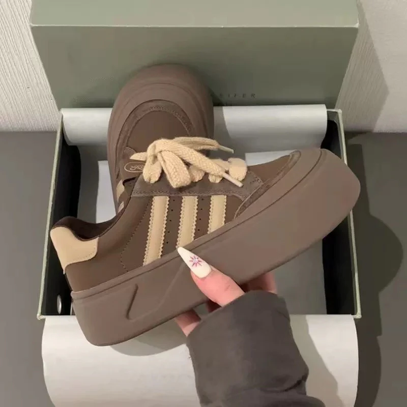 Damen Plattform-Sneaker mit strapazierfähigem Obermaterial und extrahoher Sohle Heidi Mode - Image 6