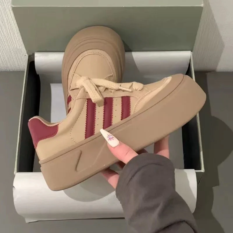 Damen Plattform-Sneaker mit strapazierfähigem Obermaterial und extrahoher Sohle Heidi Mode - Image 7