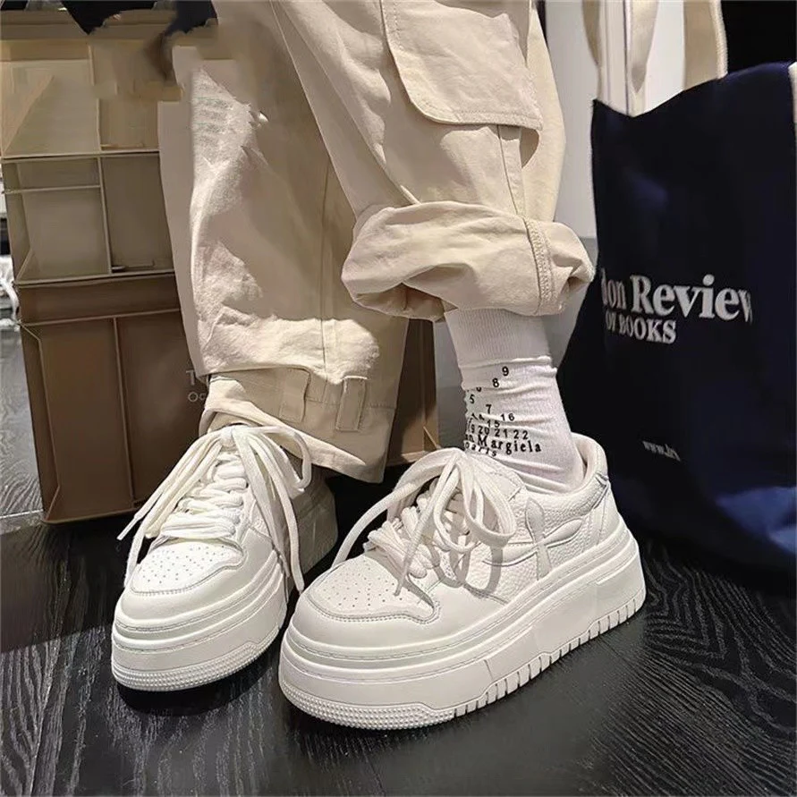 Damen Plattform-Sneaker mit trendstarker dicker Sohle und atmungsaktivem Obermaterial Heidi Mode - Image 3