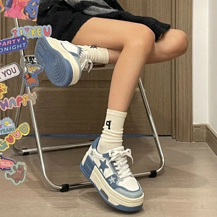 Damen Plattform-Sneaker mit verspieltem Sternen-Design und bequemer Dämpfung Heidi Mode - Image 4