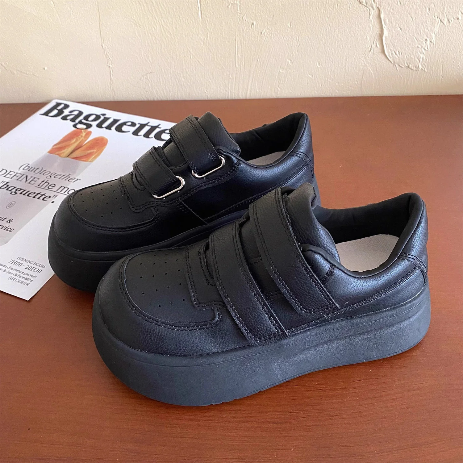 Damen Plattform-Sneaker mit verstellbaren Klettverschlüssen und sportlichem Design Heidi Mode - Image 3