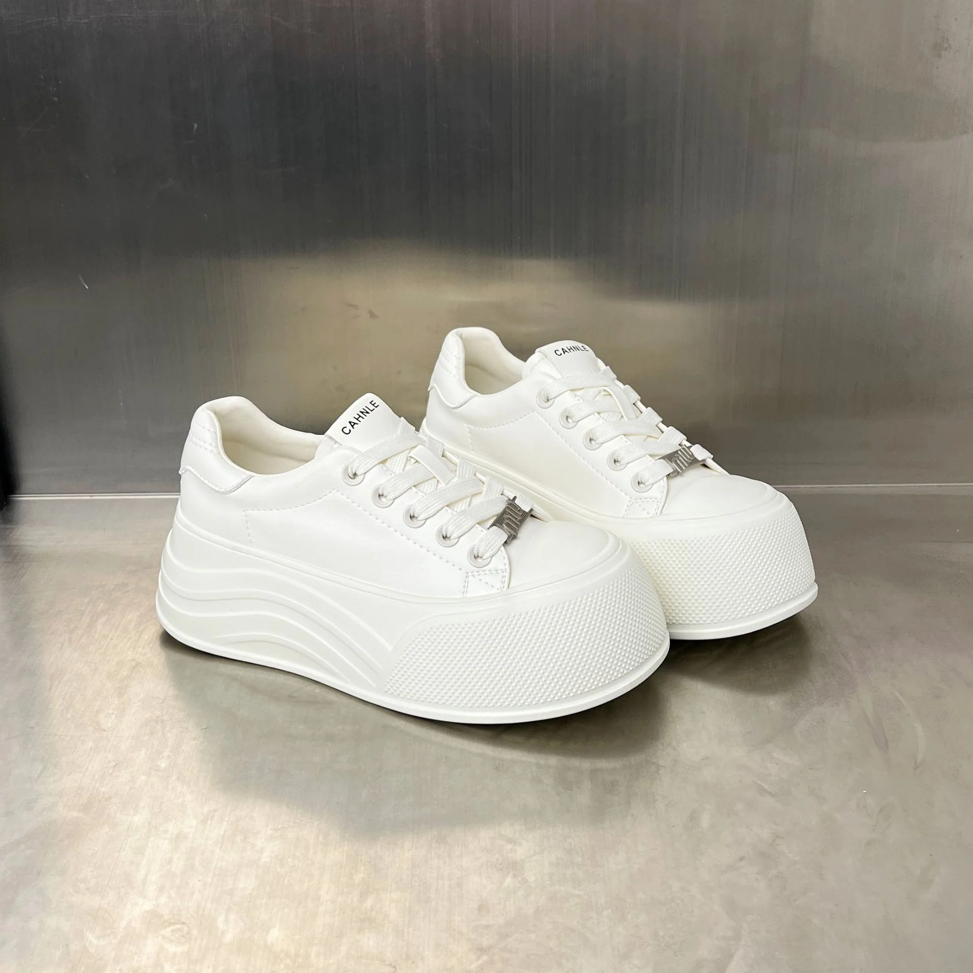 Damen Plattform Sneakers mit elegantem Design und atmungsaktiver Obermaterialstruktur Heidi Mode - Image 3