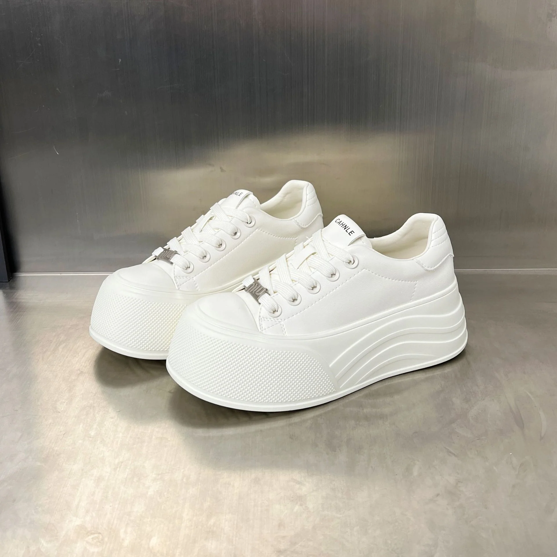Damen Plattform Sneakers mit elegantem Design und atmungsaktiver Obermaterialstruktur Heidi Mode - Image 6