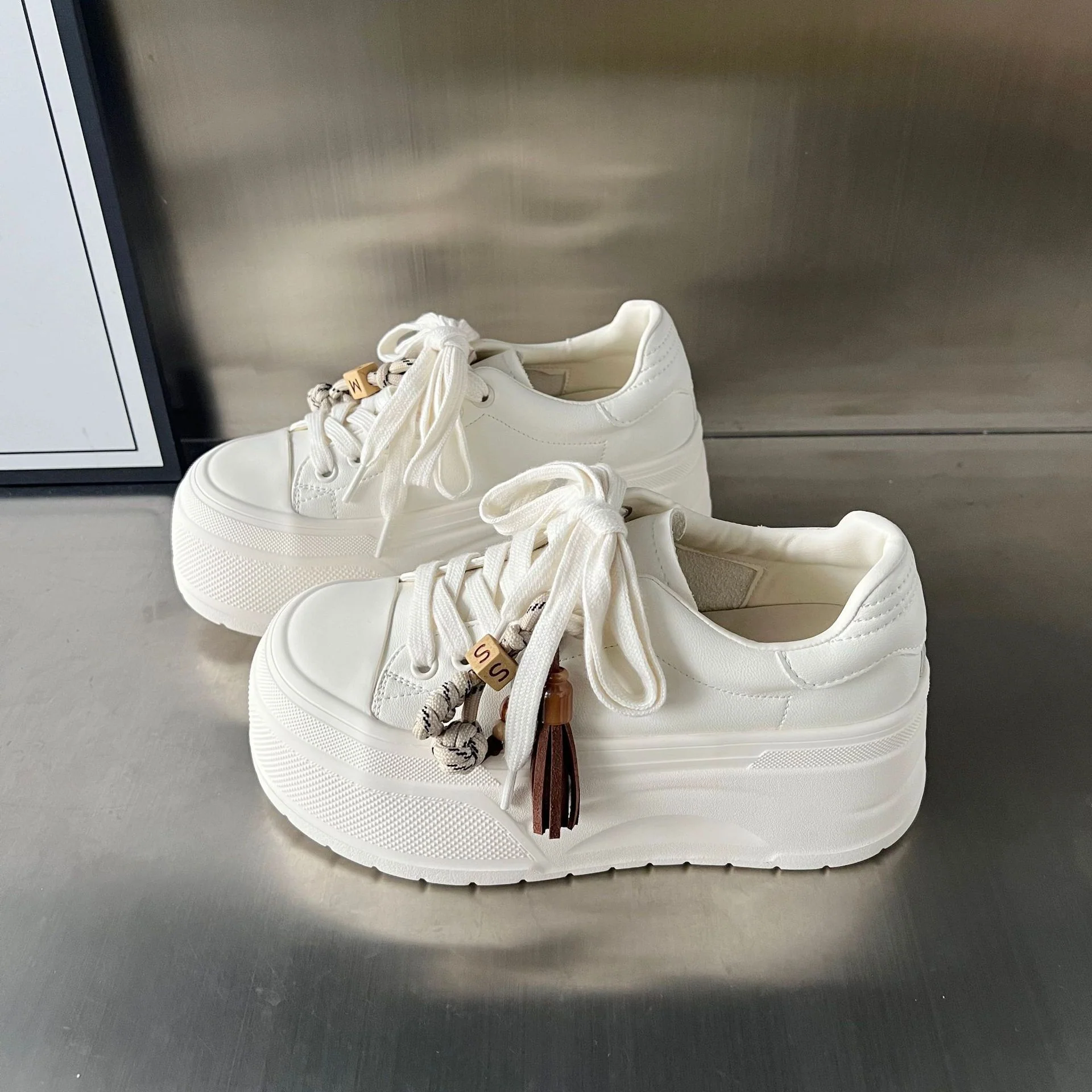 Damen Plattform Sneakers mit modischem Design und innovativem Schnürsystem Heidi Mode - Image 2