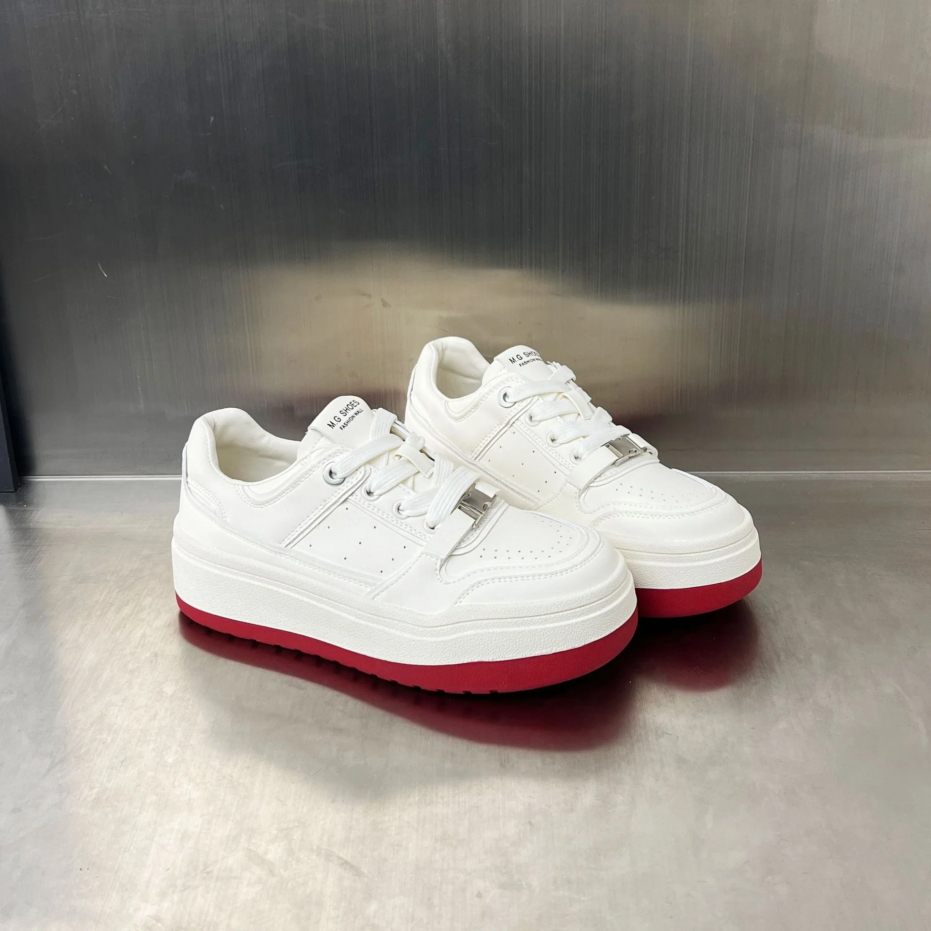 Damen Plattform Sneakers mit modischer Silhouette und innovativem Dämpfungssystem Heidi Mode - Image 2
