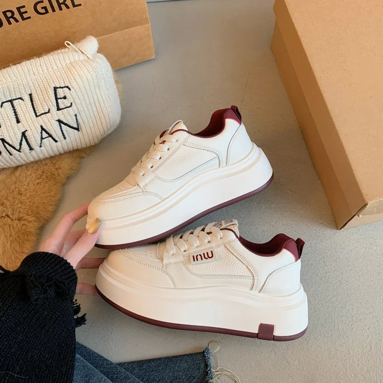 Damen Plattform Sneakers mit modischer Silhouette und rutschfester Außensohle Heidi Mode - Image 4