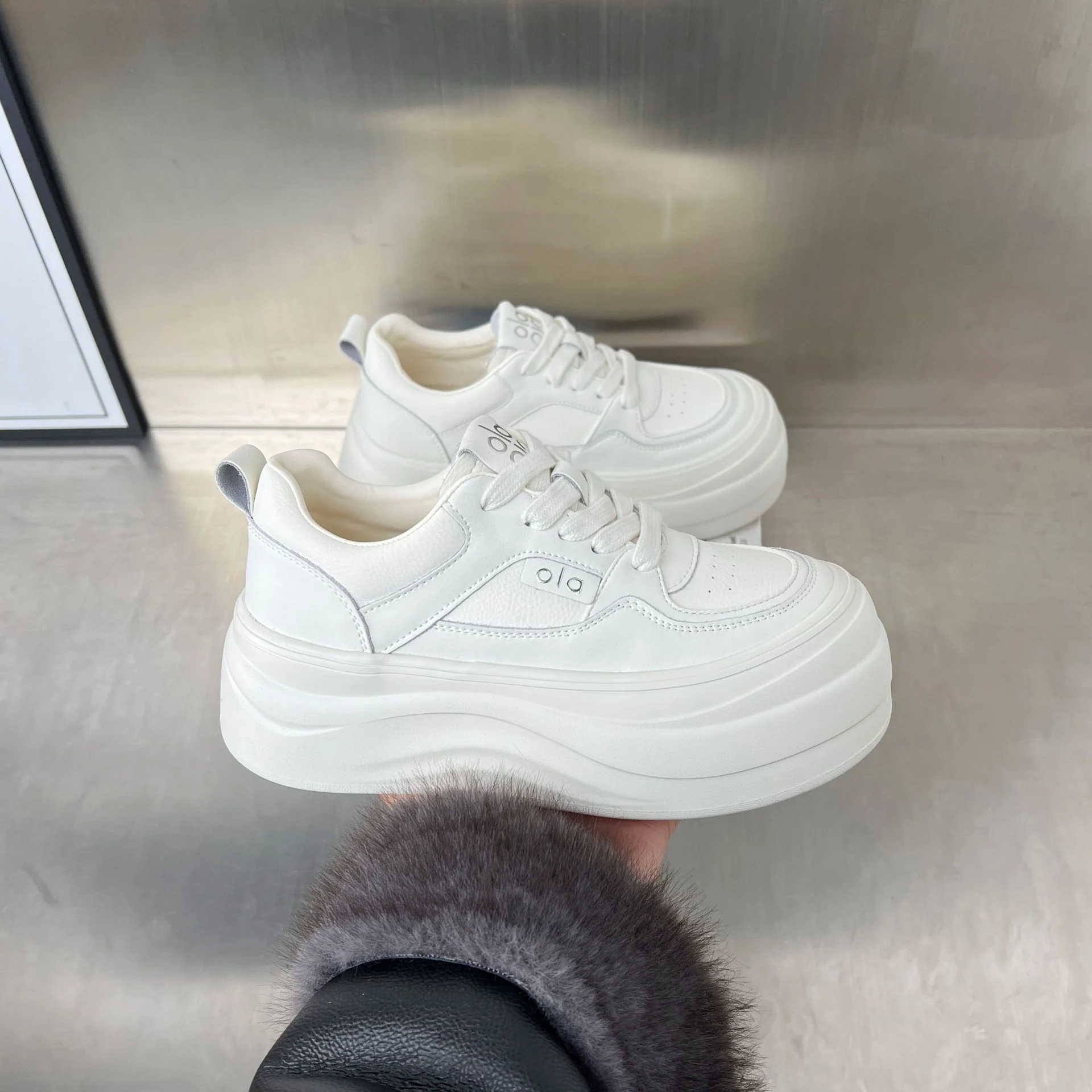 Damen Plattform Sneakers mit trendiger Silhouette und atmungsaktiver Obermaterialbeschaffenheit Heidi Mode - Image 2