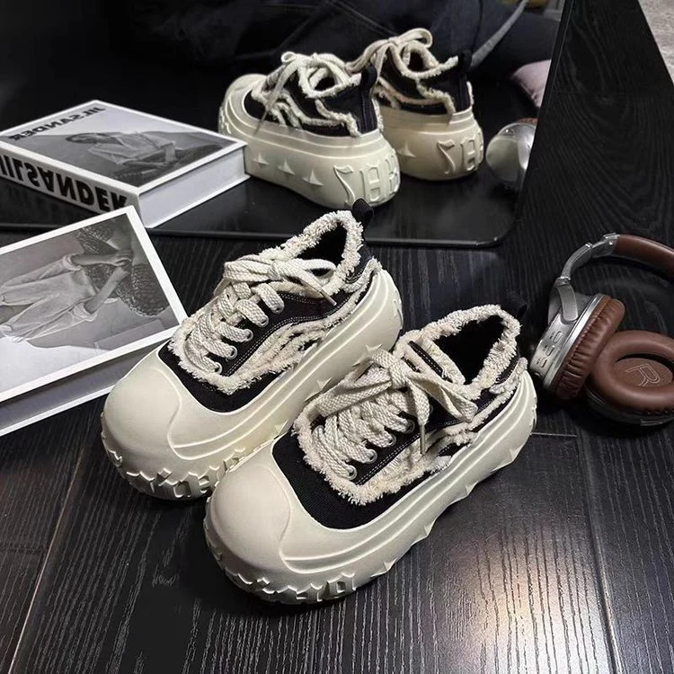 Damen Plüschige Chunky Sneakers mit dicker Sohle Heidi Mode - Image 4