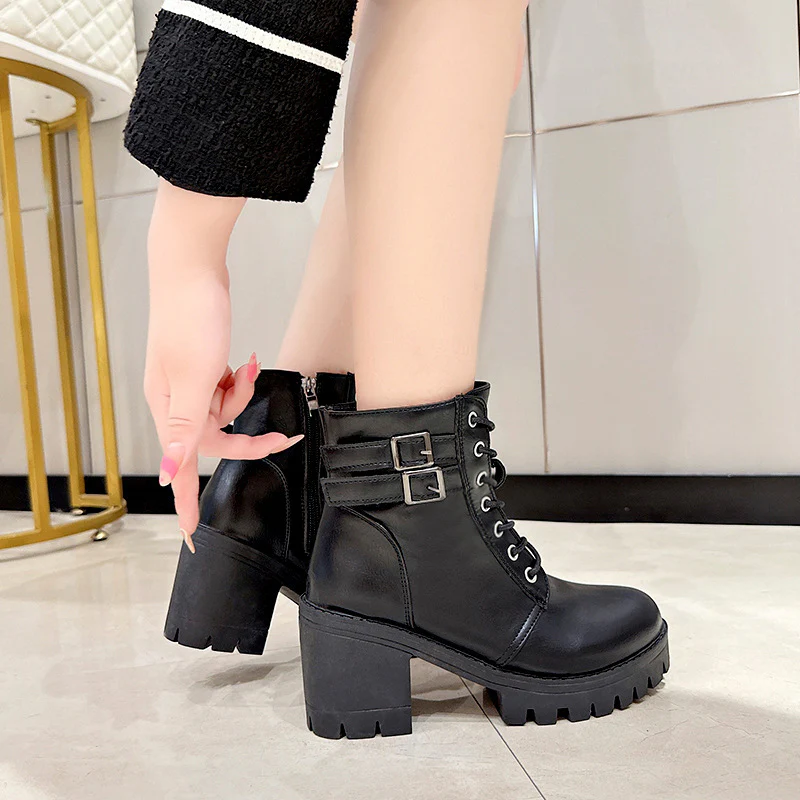 Damen Schnürstiefeletten mit modischen Schnallen und robustem Blockabsatz Heidi Mode - Image 3