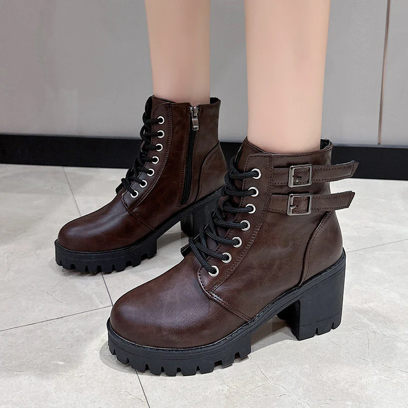 Damen Schnürstiefeletten mit modischen Schnallen und robustem Blockabsatz Heidi Mode - Image 4