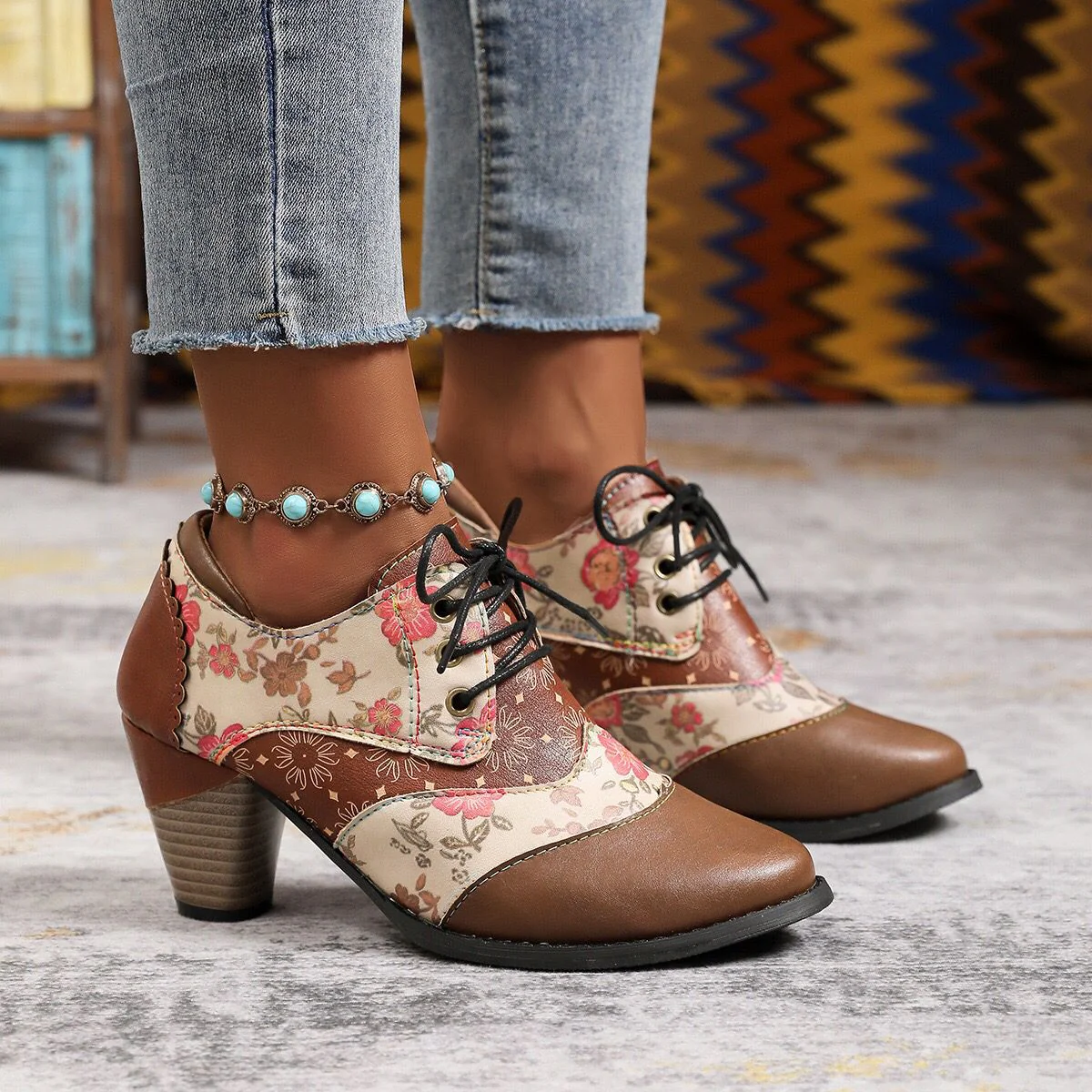 Damen Schuhwerk mit floralem Design und robustem Blockabsatz Heidi Mode - Image 9