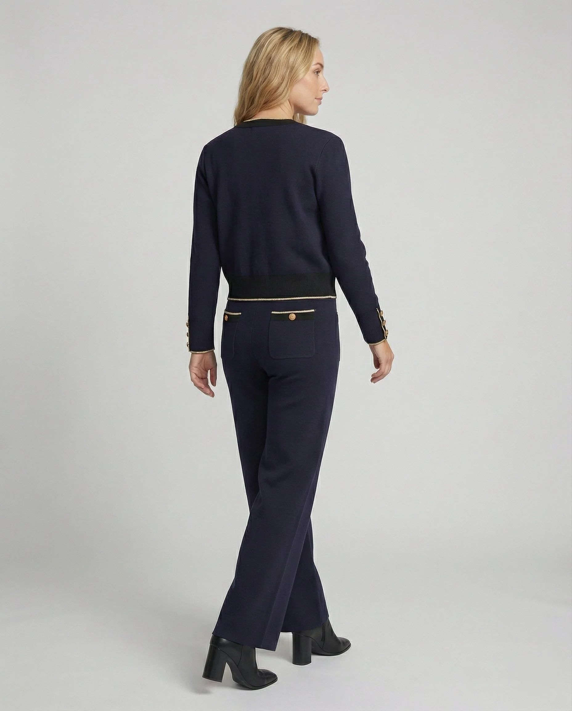 Slim Fit Pullover zweiteiliges Strick-Set mit klassischem Cardigan und hochgeschnittener Bundhose - Image 2