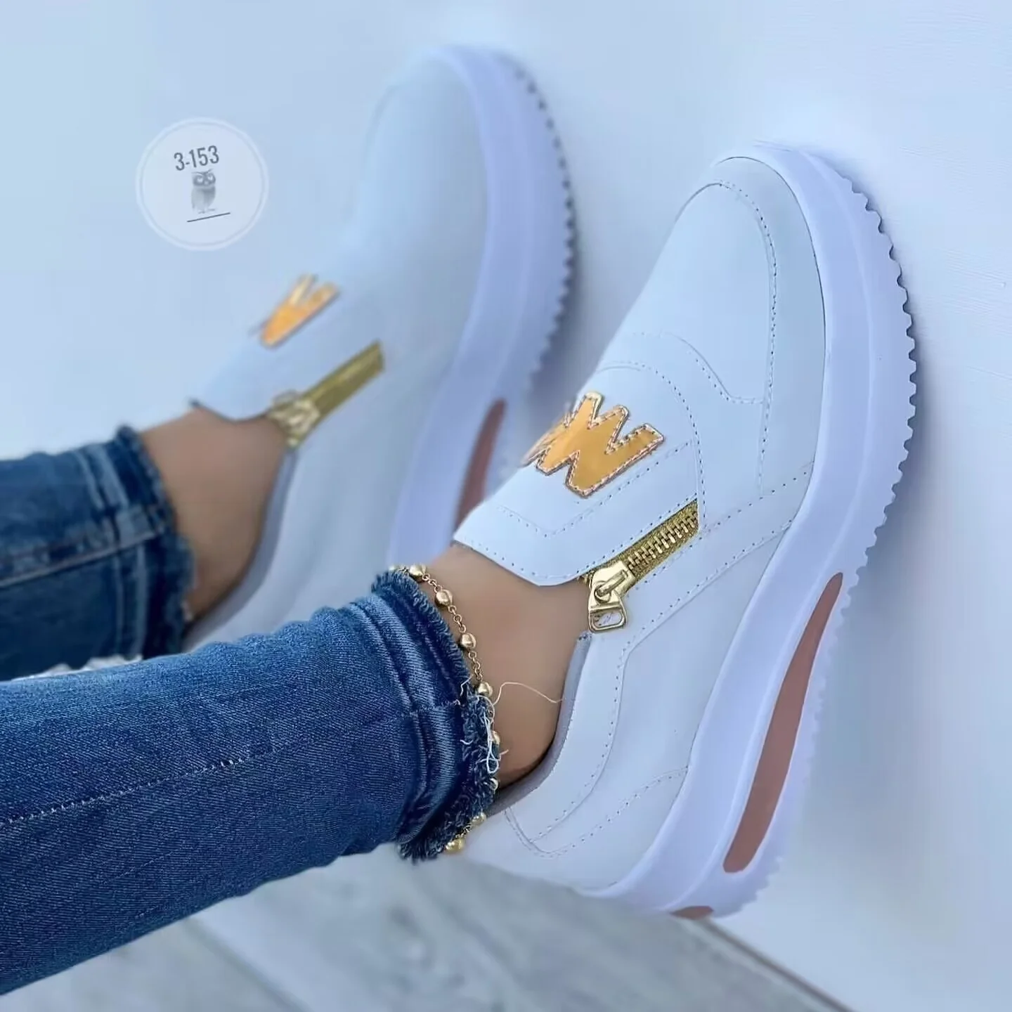 Damen Slip-On Sneaker mit goldenem Reißverschluss und modischem Design Heidi Mode - Image 3